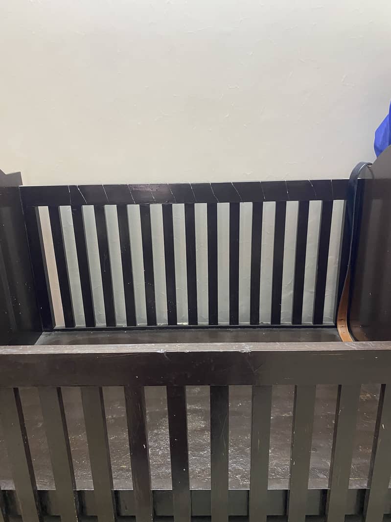 Baby cot 2