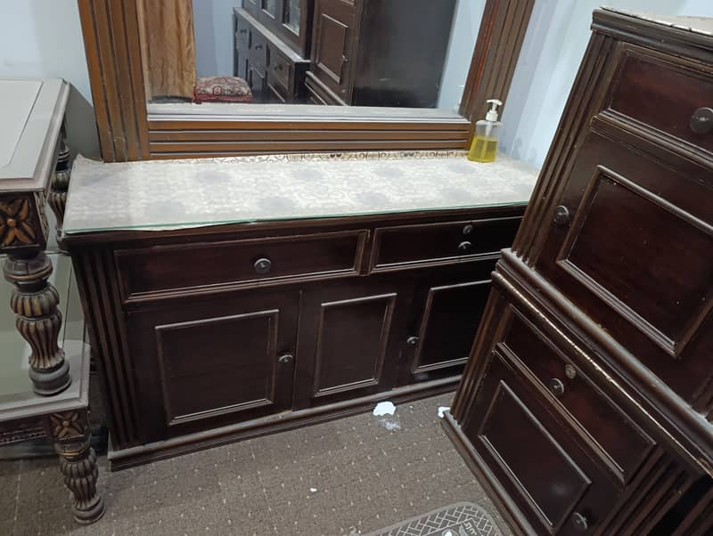 Dressing table or divider 1