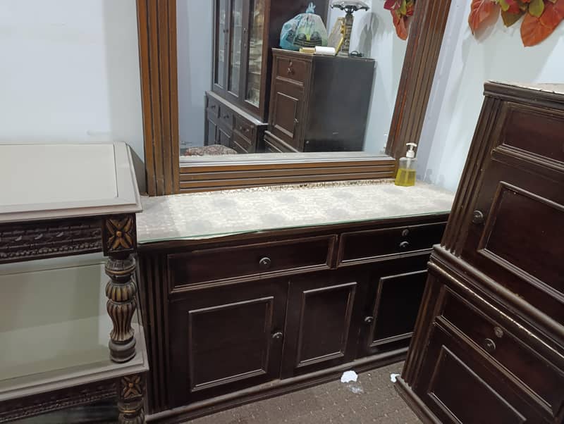 Dressing table or divider 2