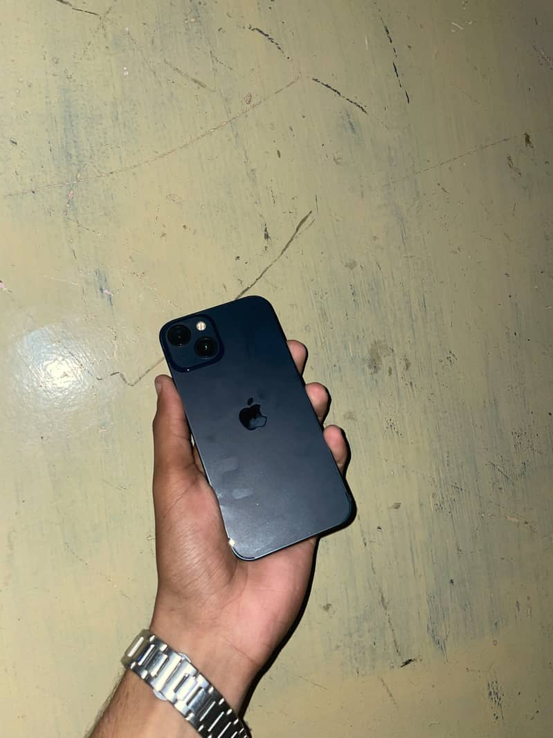 Apple iPhone 13 2
