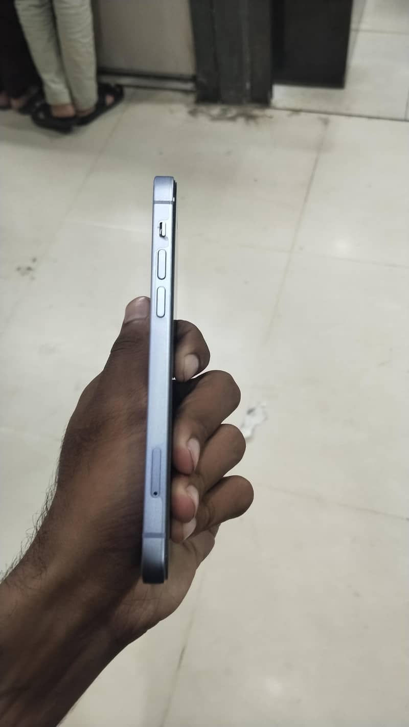 Apple iPhone 12 3