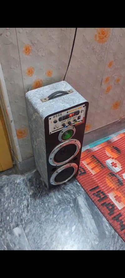 Bluetooth speaker very good sound quality mic ka option b hai