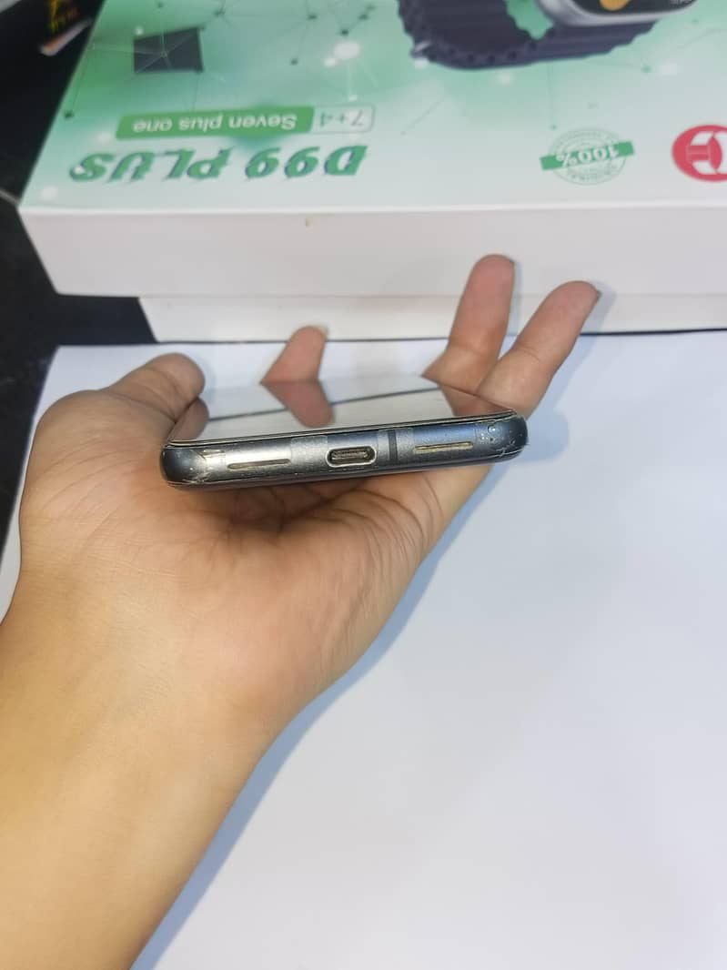 GOOGLE PIXEL 8 4