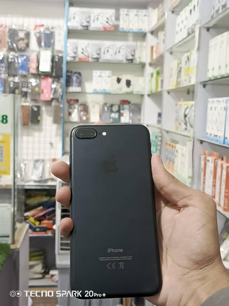 Apple iPhone 7 Plus 1