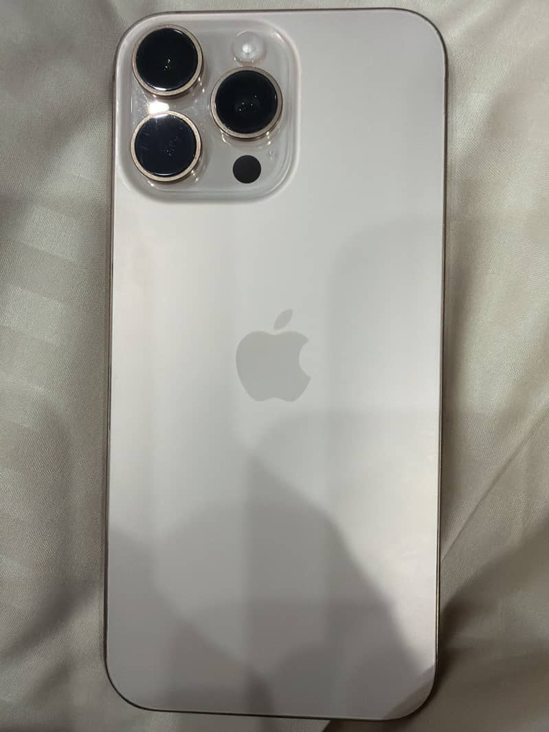 iPhone 16 Pro Max 3