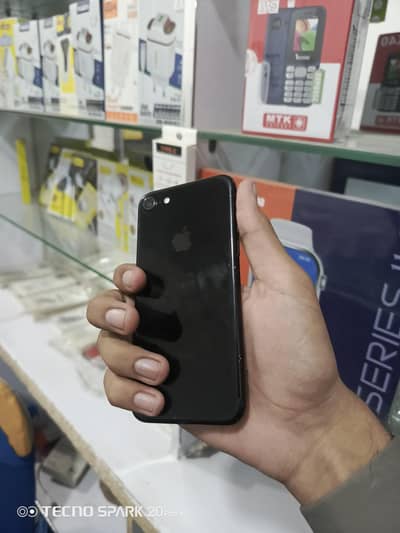 Apple iPhone 7