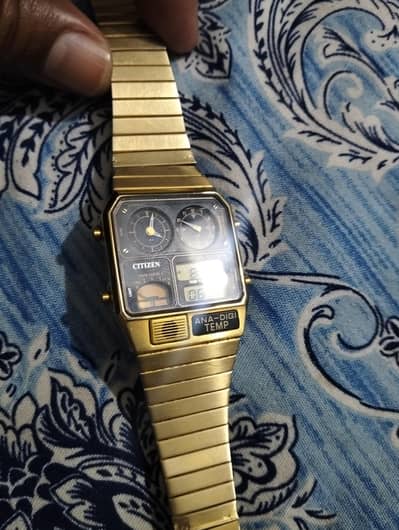 Citizen watche for sale 18500 urgent sale contact number:03005339077