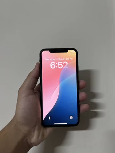 Apple iPhone XS 64 gb in 9/10 condition physical sim pta approved