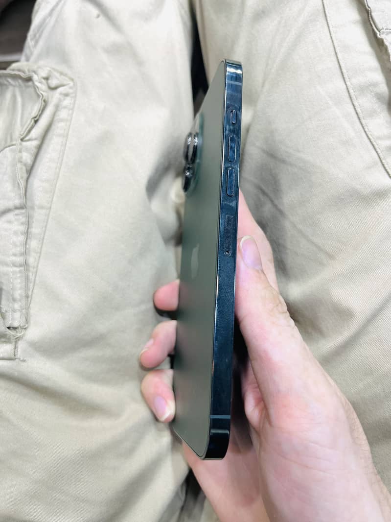 Apple iPhone 13 Pro Max 3