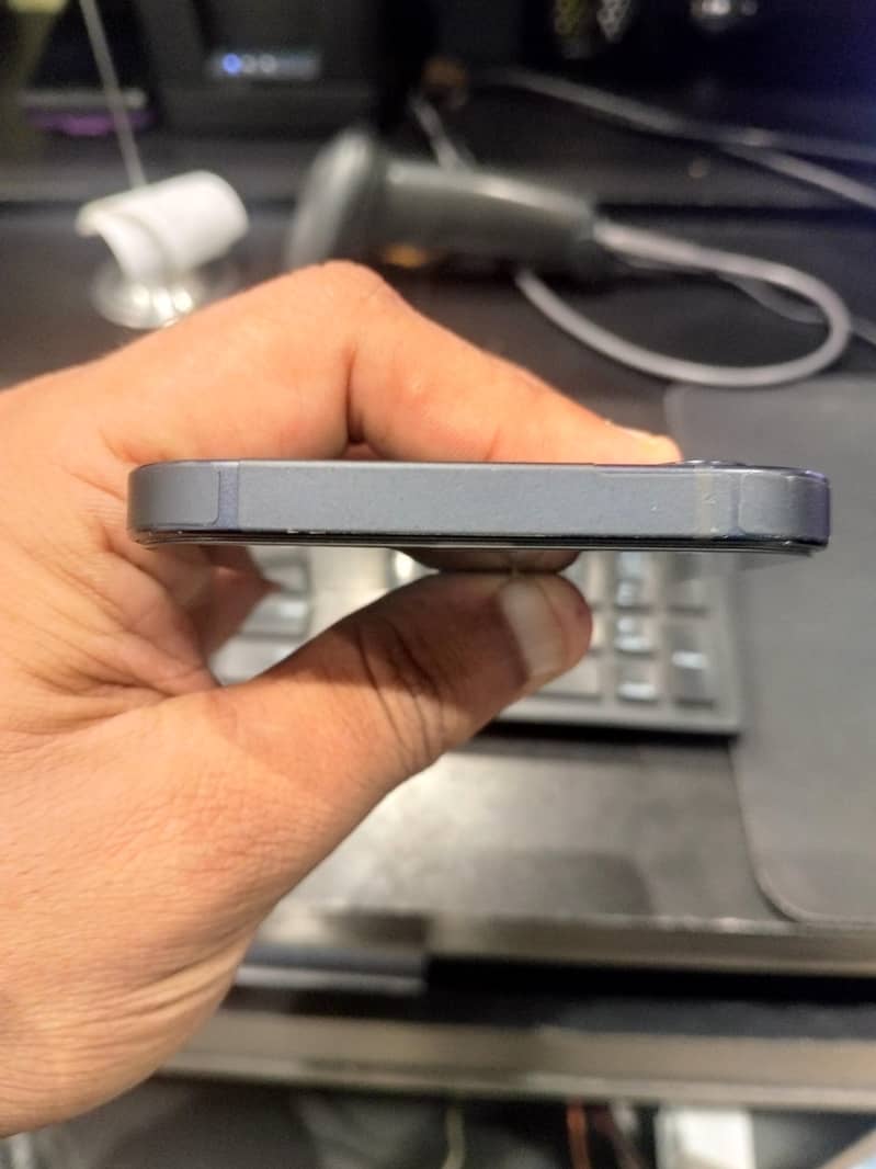 Apple iPhone 12 2