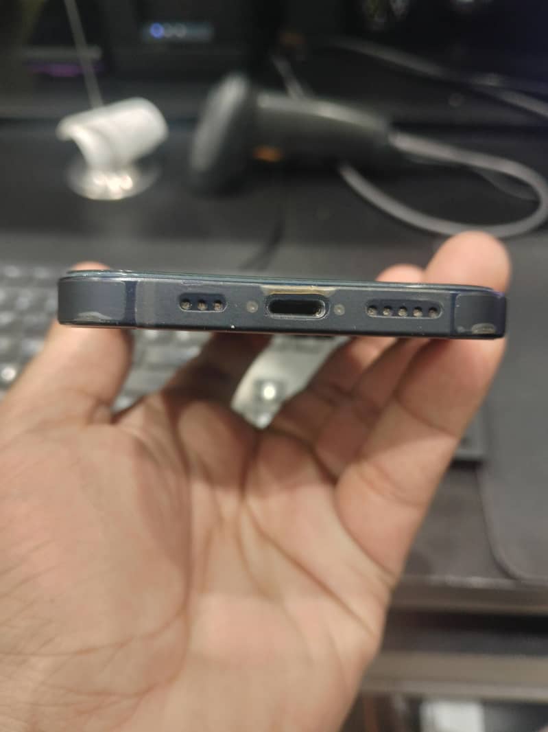 Apple iPhone 12 3