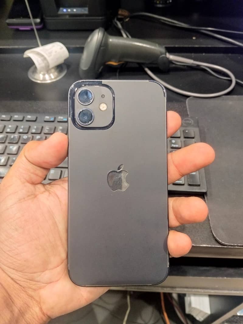 Apple iPhone 12 7