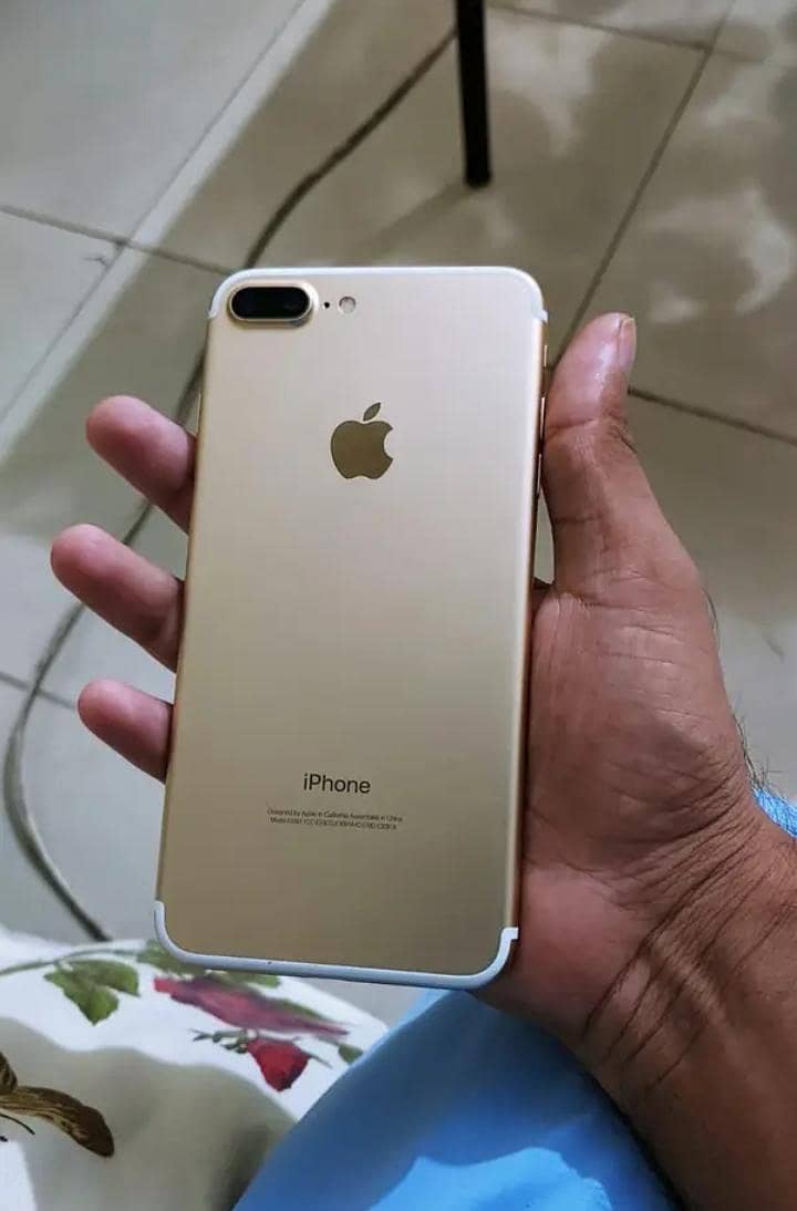 Apple iPhone 7 Plus 0