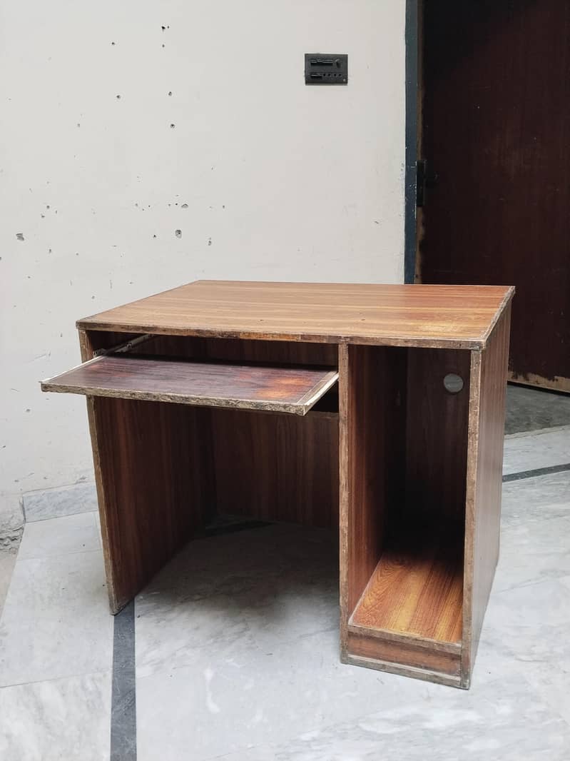 computer table 3