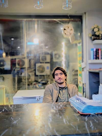 mujhay job ki. zarorat hay parata aur chai ka karigar hay