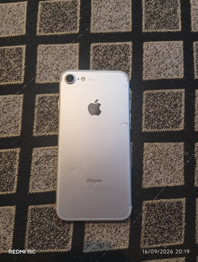 Apple iPhone 7 1