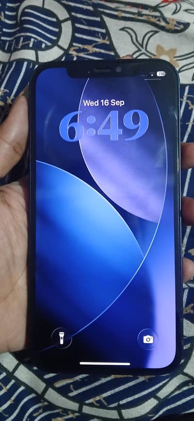 Apple iPhone 12