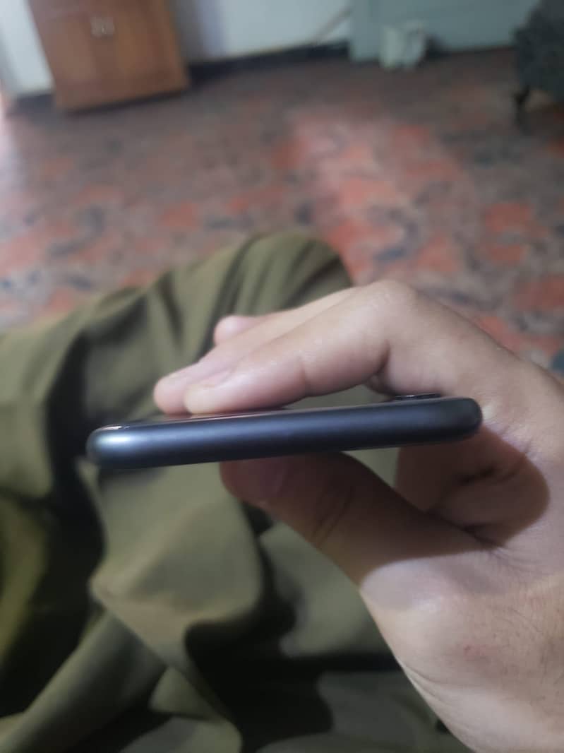 Apple iPhone 8 0