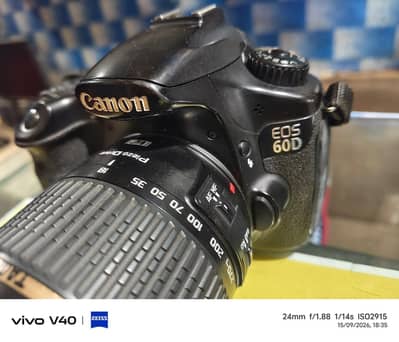 Canon DSLR camera 60D