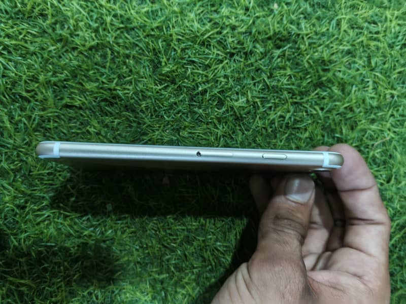 Apple iPhone 7 4