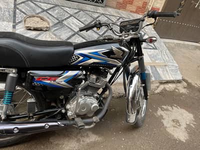 cg 125 2025 black clr genone condition