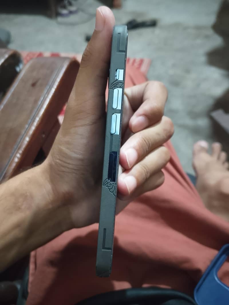 Apple iPhone 13pro 4