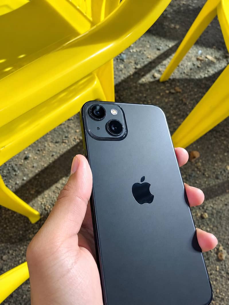 Apple iPhone 13 0