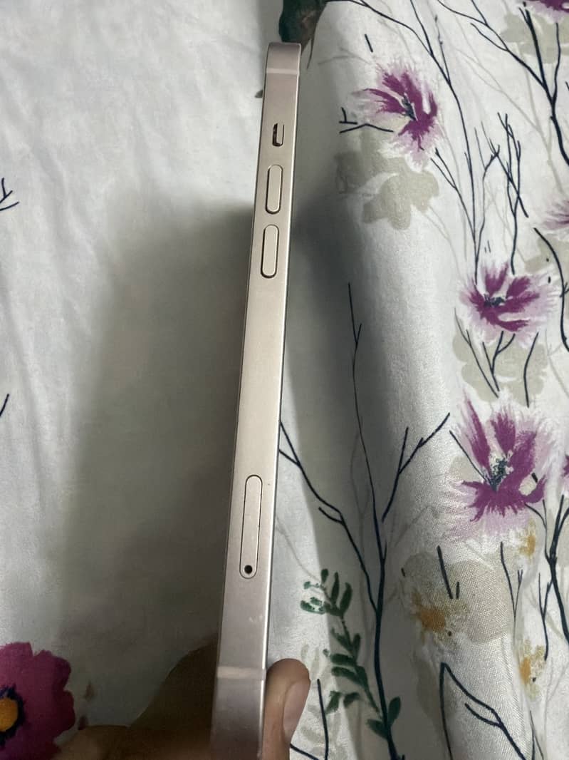 Apple iPhone 13 1