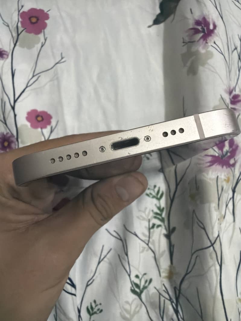 Apple iPhone 13 3