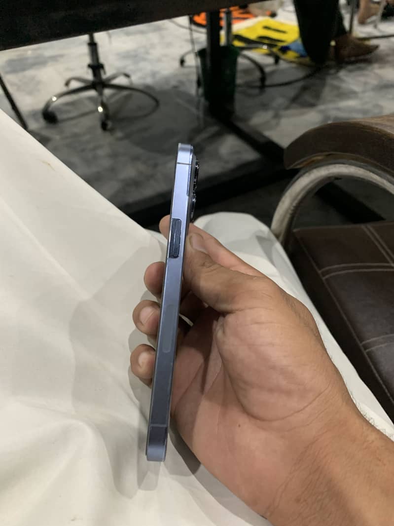 Apple iPhone 13 Pro 2