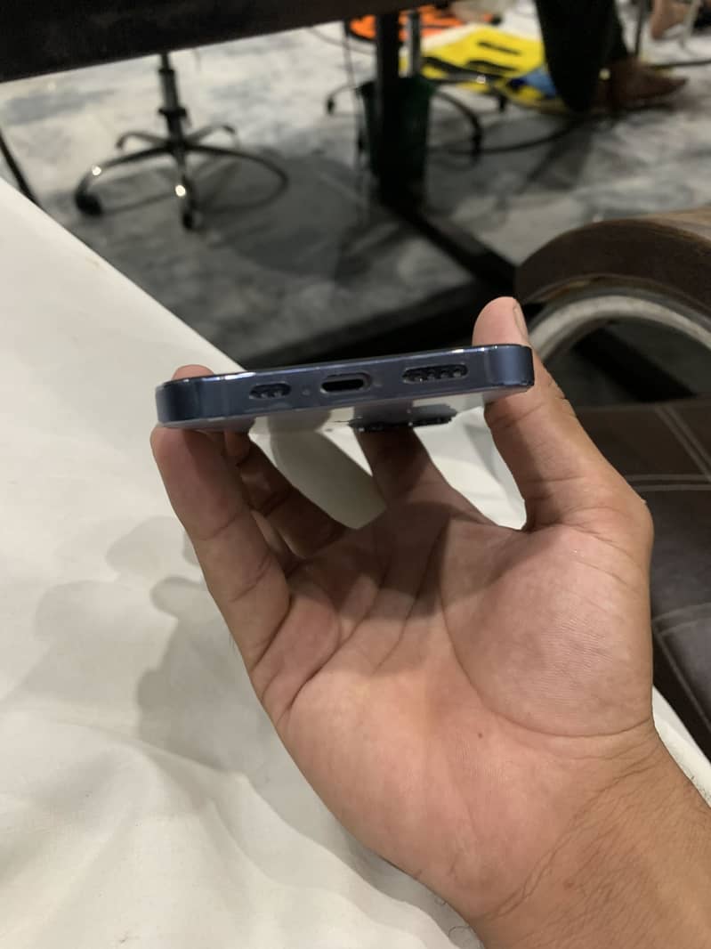 Apple iPhone 13 Pro 4