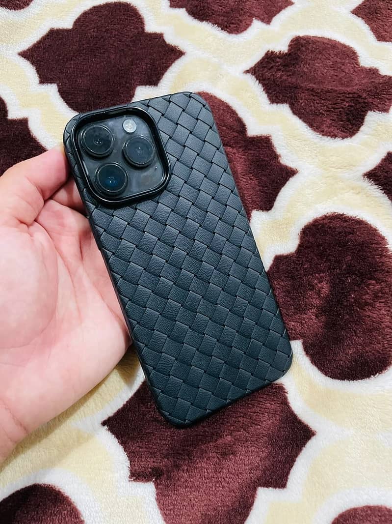 Apple iPhone 14 Pro Max 0