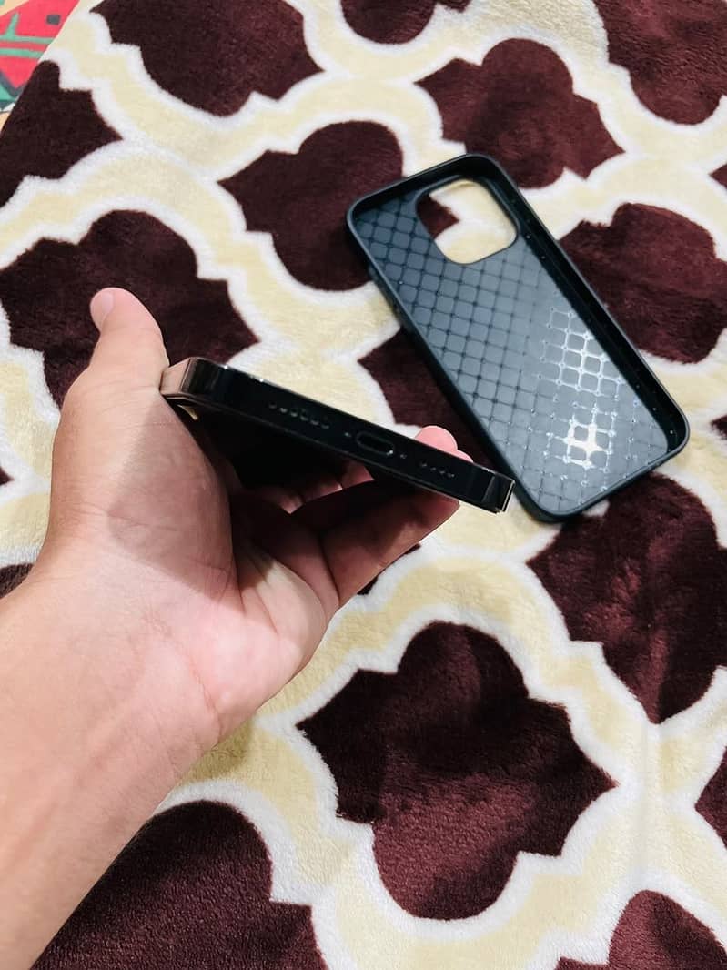 Apple iPhone 14 Pro Max 2