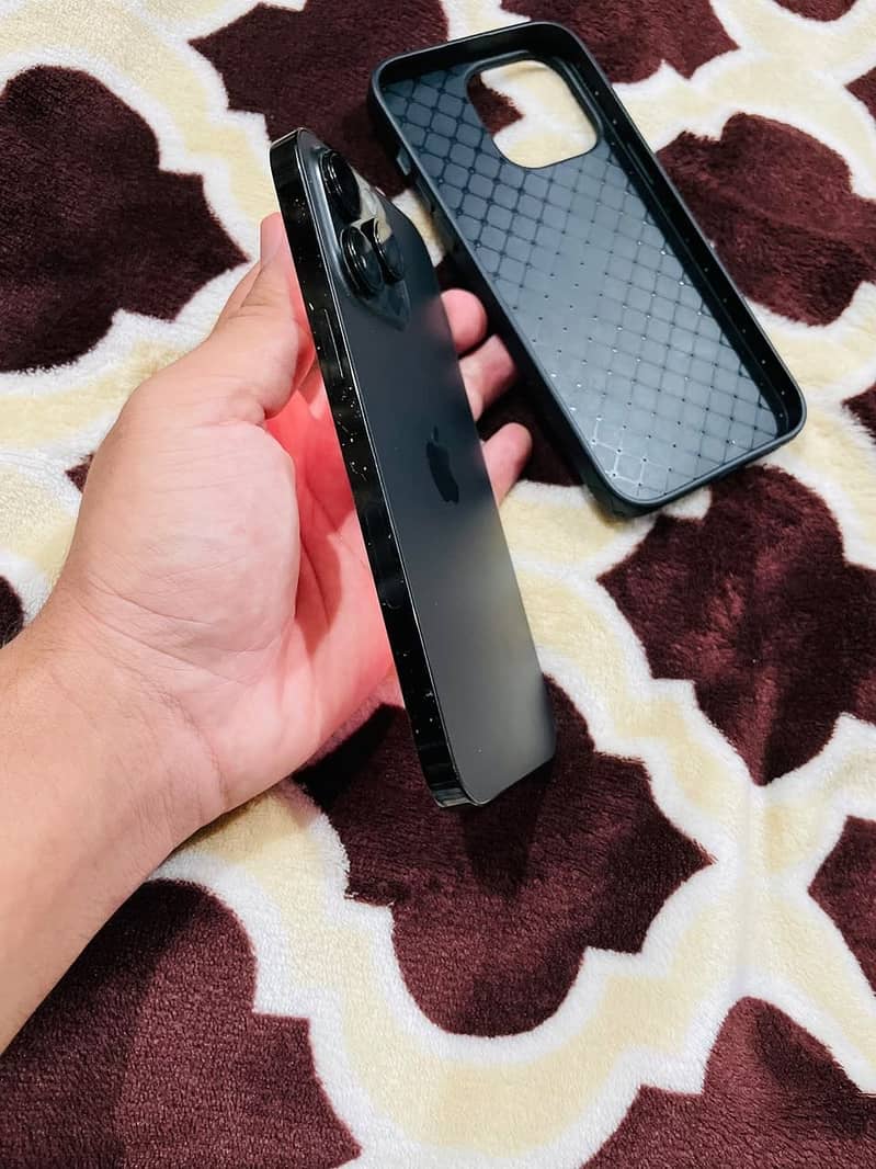 Apple iPhone 14 Pro Max 3