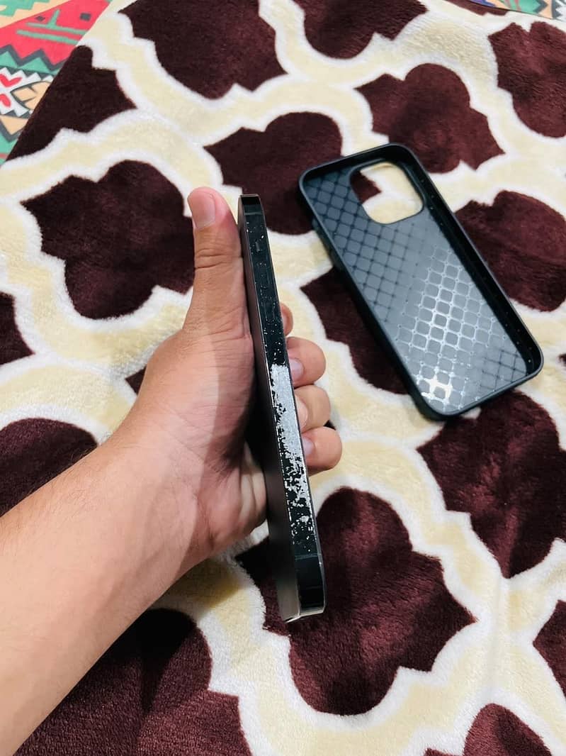 Apple iPhone 14 Pro Max 4
