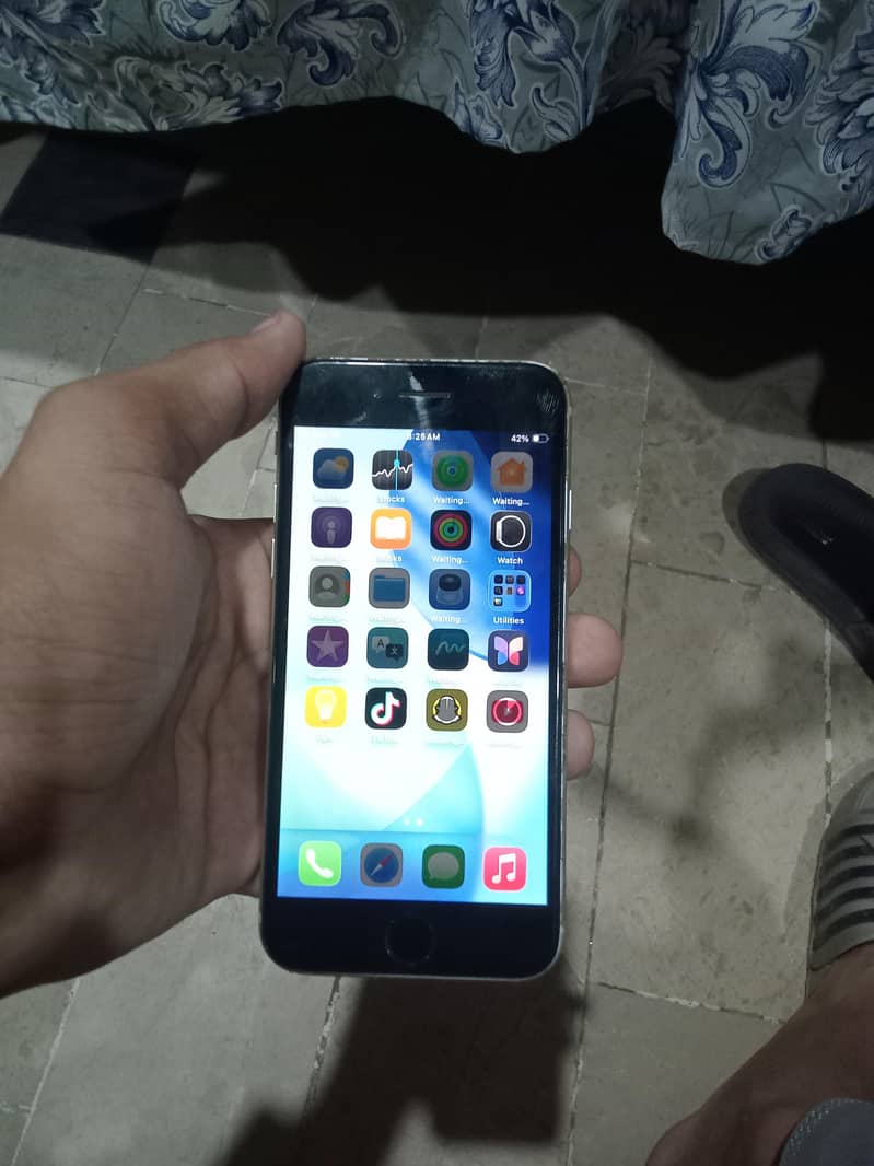 Apple iPhone SE 2 6