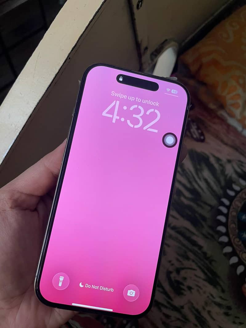 Apple iPhone 16 Pro 1