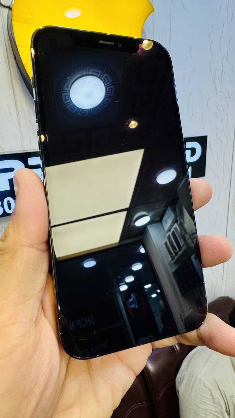 Apple iPhone 12 Pro 1