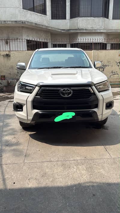 Face lifted Toyota Hilux 2016 model