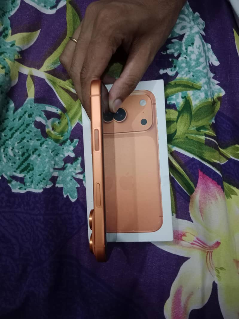 Apple iPhone 17 Pro 1