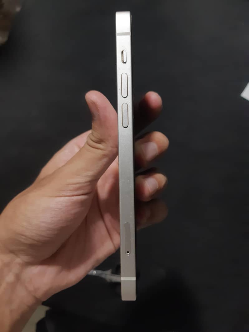 Apple iPhone 12 2