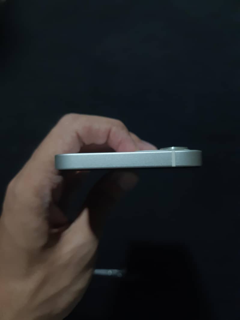 Apple iPhone 12 3
