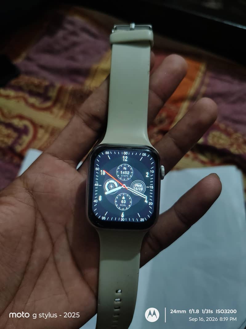 Zero Buzz Max Smart Watch 1