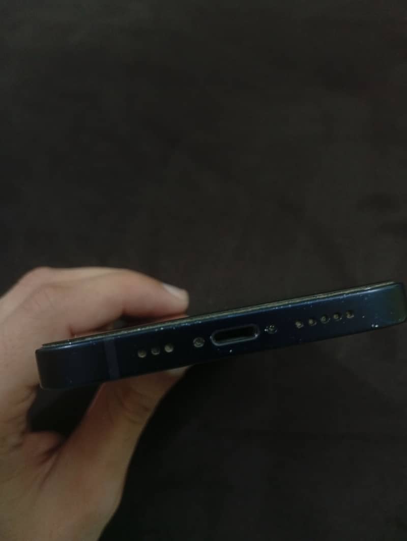 Iphone 12 4