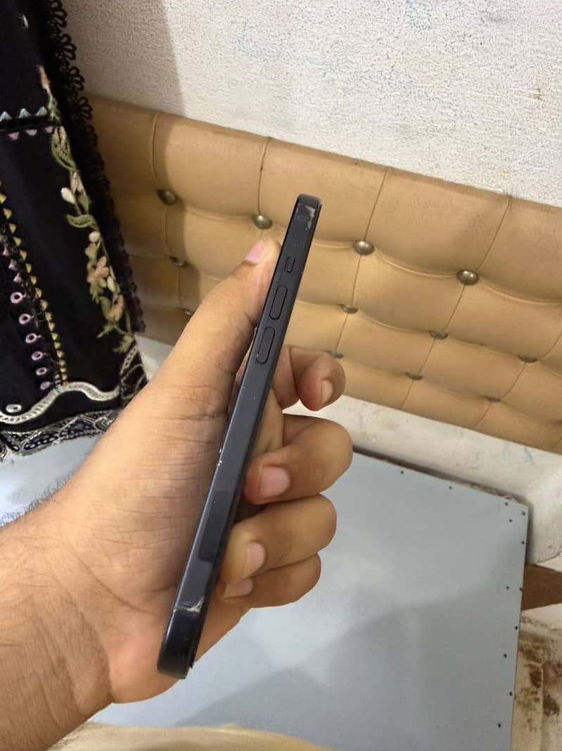 Apple iPhone 15 5