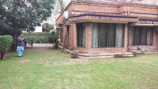 Full House 2 Kanal 7 Bedrooms As A Silent Office Use In Gulberg 2 Lhr Ideal Location Near Canal Road