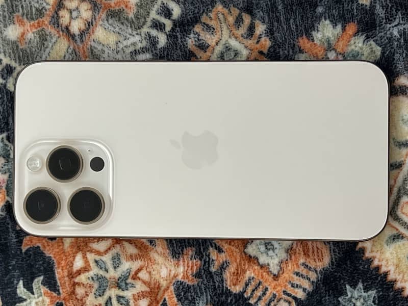 Apple iPhone 16 Pro Max 5