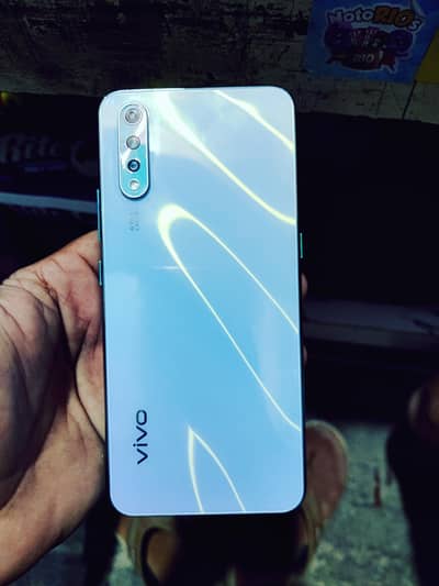 Vivo S1