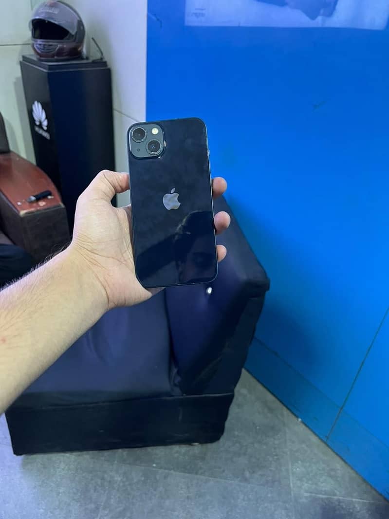Apple iPhone 13 2