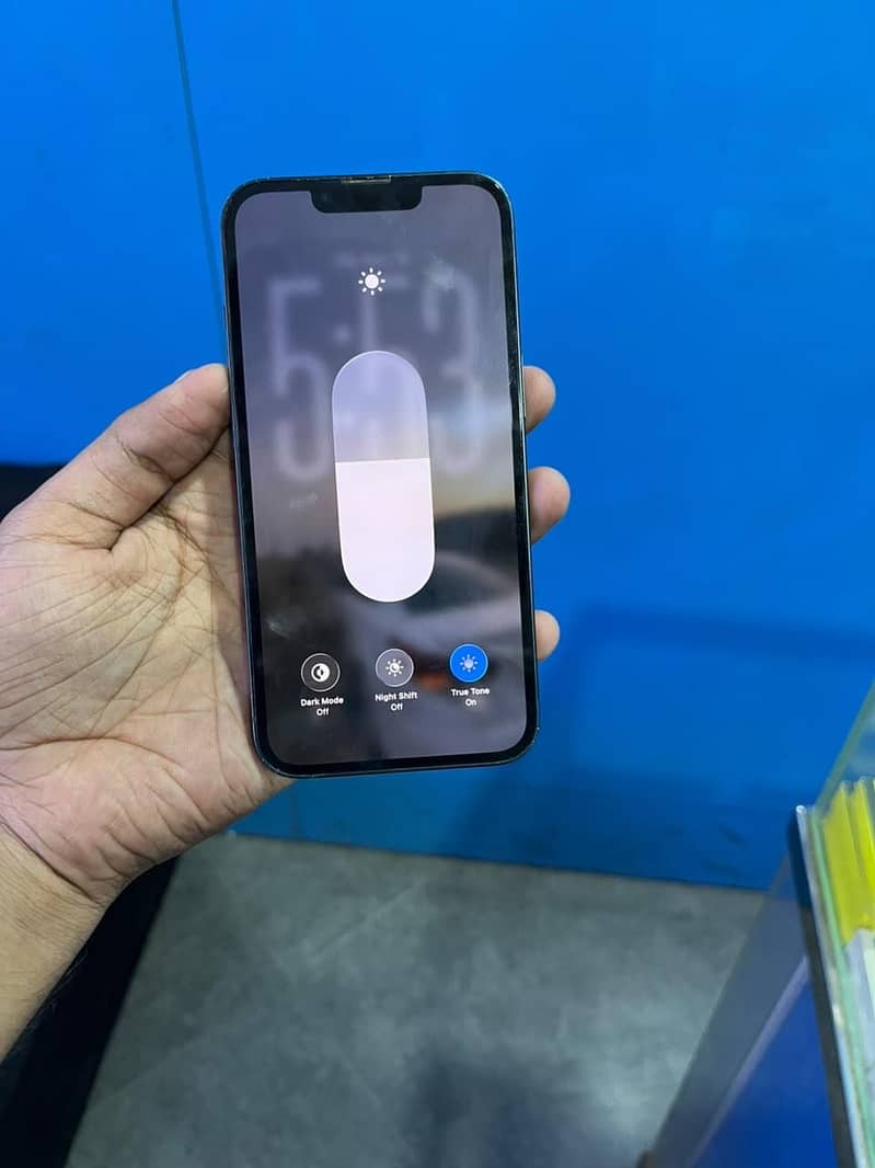 Apple iPhone 13 3
